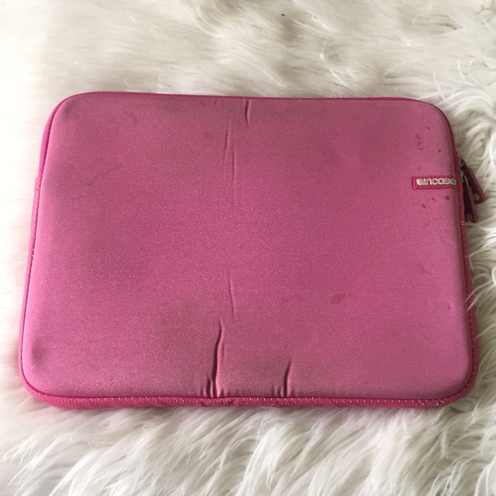 Incase pink laptop case